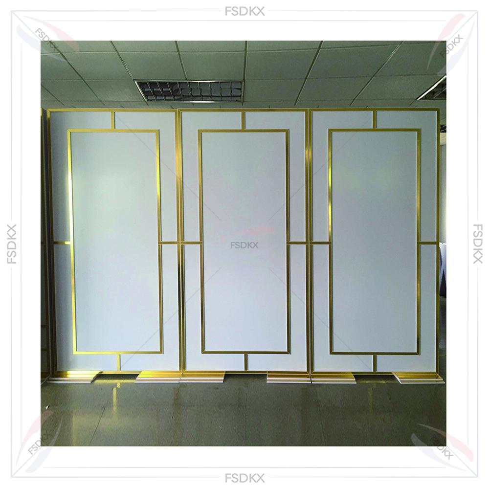 Wedding Supply Rentals - Fondale in PVC Lucido Dorato per